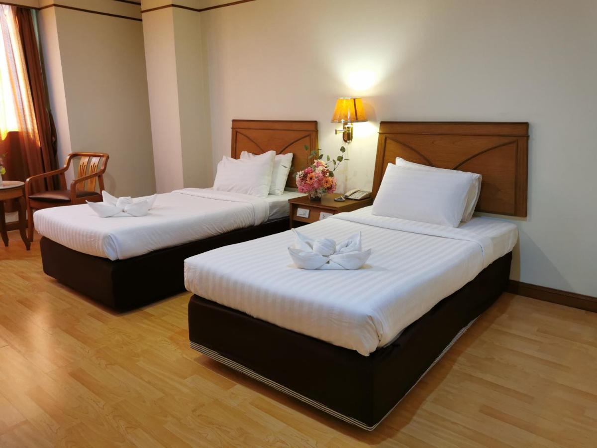 Morakot Twin Chumphon Hotel Eksteriør billede