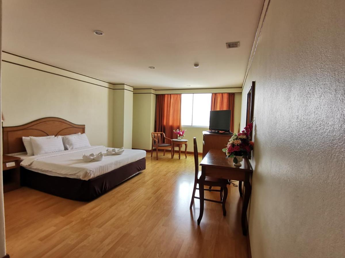 Morakot Twin Chumphon Hotel Eksteriør billede