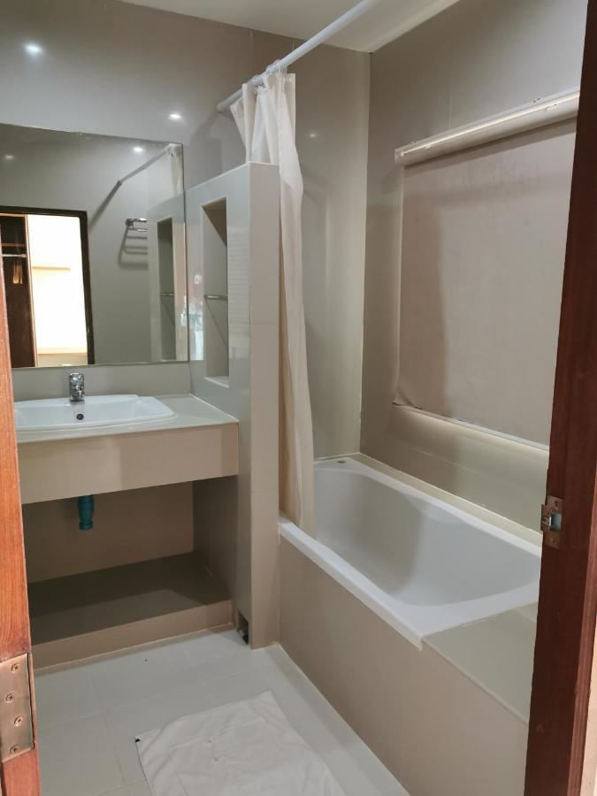 Morakot Twin Chumphon Hotel Eksteriør billede