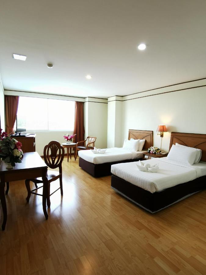 Morakot Twin Chumphon Hotel Eksteriør billede