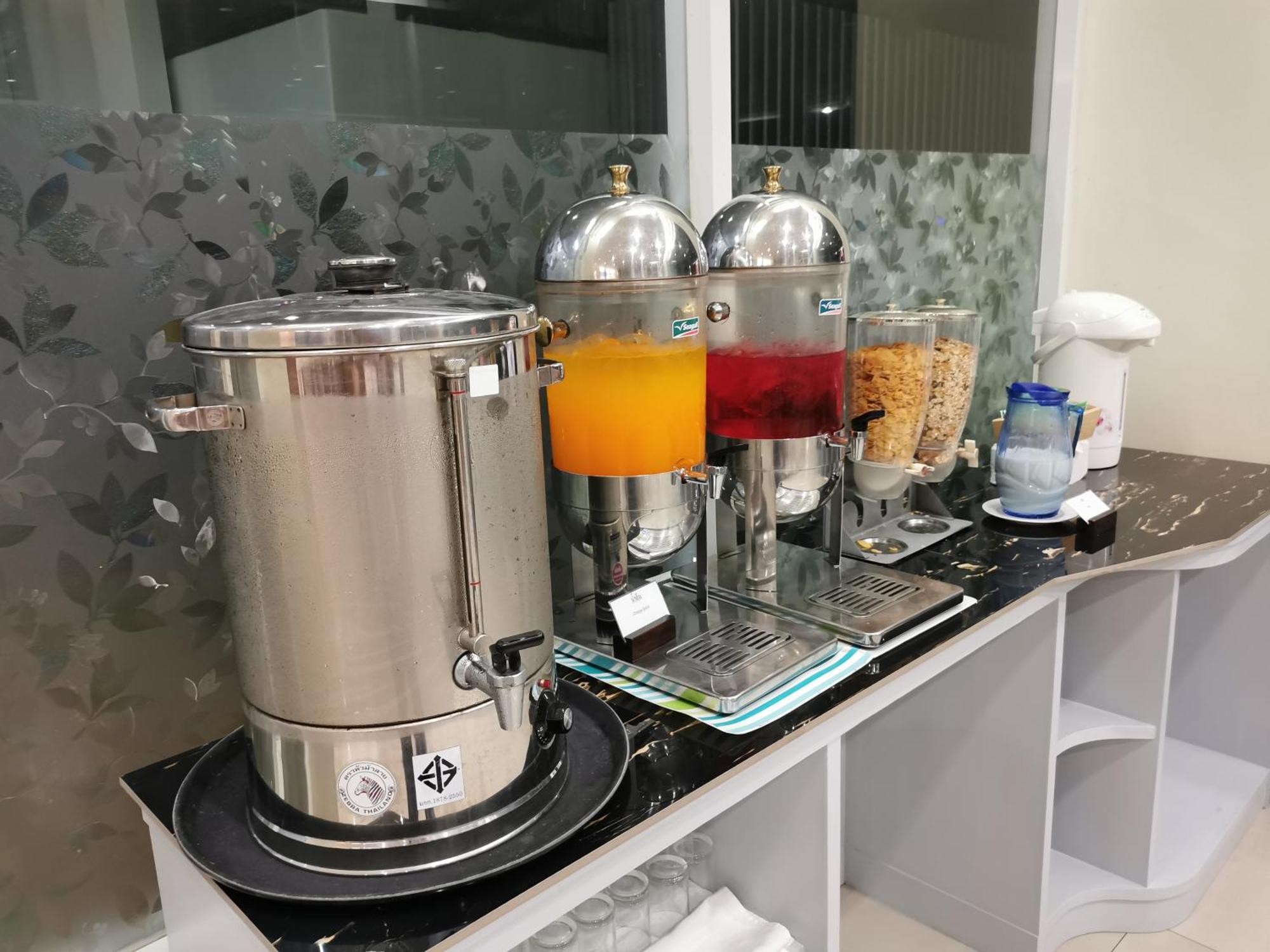 Morakot Twin Chumphon Hotel Eksteriør billede