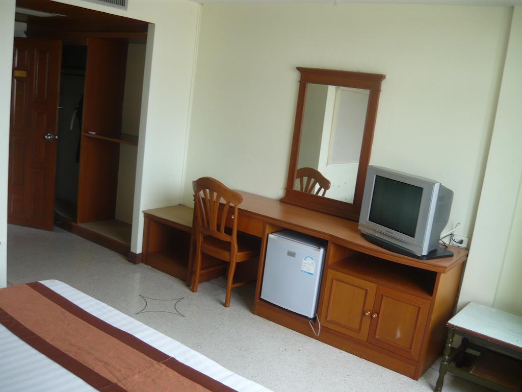 Morakot Twin Chumphon Hotel Værelse billede