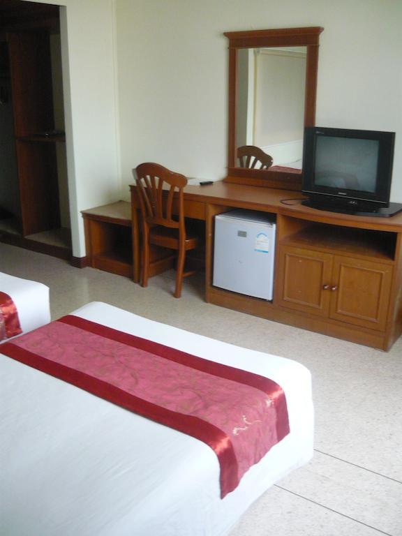Morakot Twin Chumphon Hotel Værelse billede