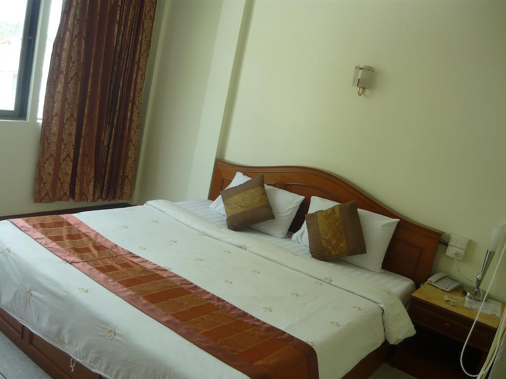 Morakot Twin Chumphon Hotel Værelse billede