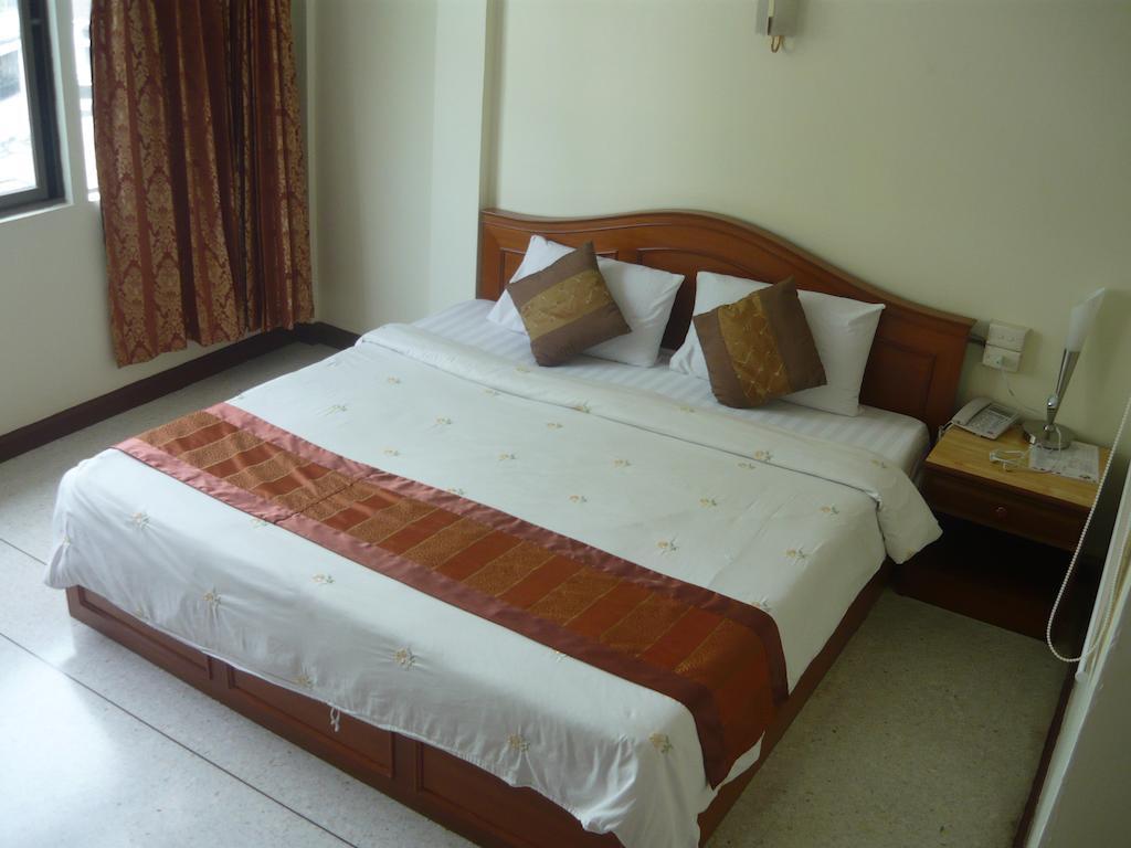 Morakot Twin Chumphon Hotel Værelse billede