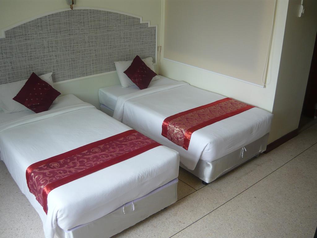 Morakot Twin Chumphon Hotel Værelse billede